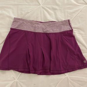 Lululemon Mid-rise skirt Size 4 (no tag) Plum color;  good condition.